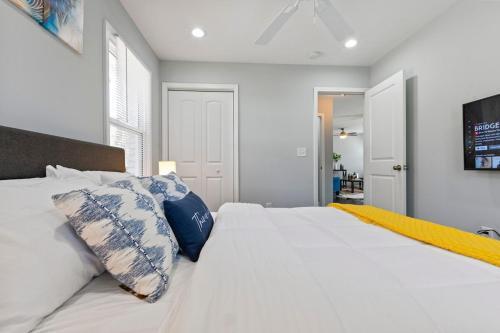 New Beautiful 3 Bedroom 3 Bath.