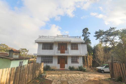 Hotel Oyo 29541 Seven Triap