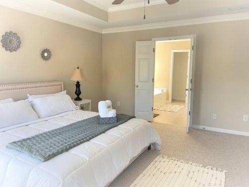 Quiet And Spacious 3 Bedroom 2.5 Bath Home
