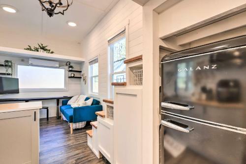 Newnan Tiny Home With Fire Pit And Charcoal Grill