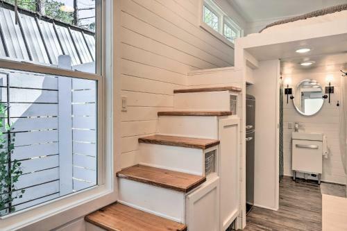 Newnan Tiny Home With Fire Pit And Charcoal Grill