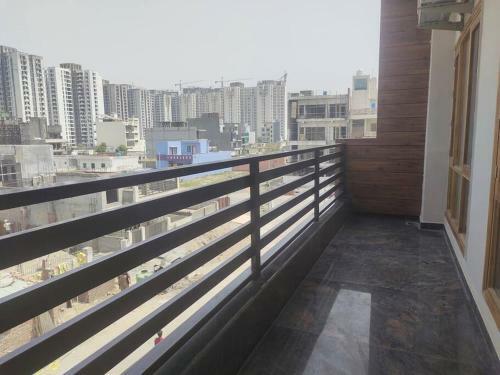 Shaw Estate , Homestay In Noida , Noida Expressway