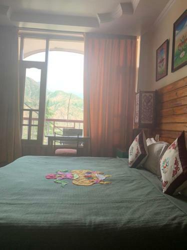 Auspiscious Him View Hotel