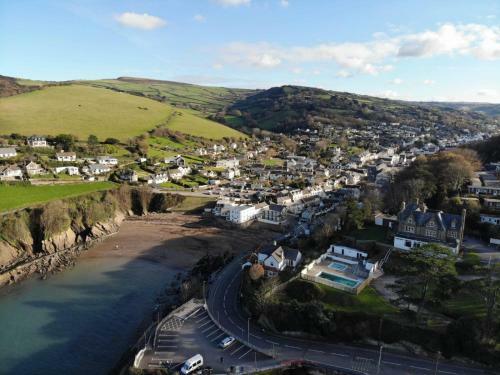 Homely 2-bed Apartment In Combe Martin
