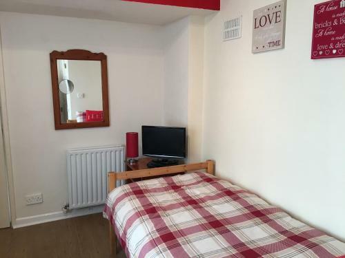 Homely 2-bed Apartment In Combe Martin