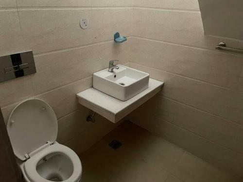 Apartamento 2- Bedrooms Residential House With Parking Space