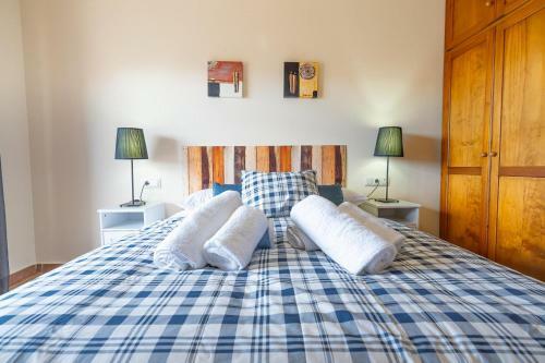 Salty Blue Apartment With Sea Views