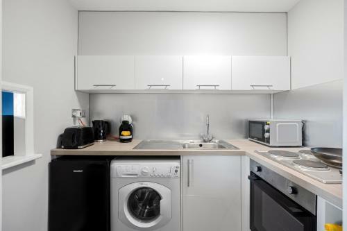 Spacious & Trendy Studio Apartment In Maidstone