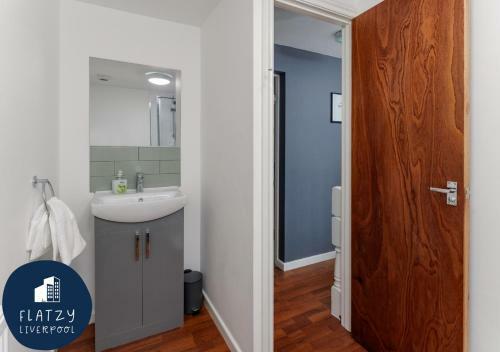 Flatzy - 6 Bed Oasis Close To Football Stadiums