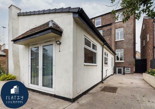 Flatzy - 6 Bed Oasis Close To Football Stadiums