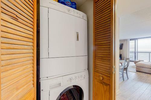 Golden Sands 1107
