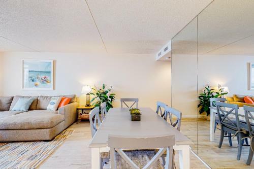 Golden Sands 1107