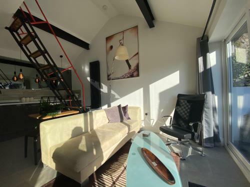 Adorable 1-bedroom Holiday Home With Free Parking
