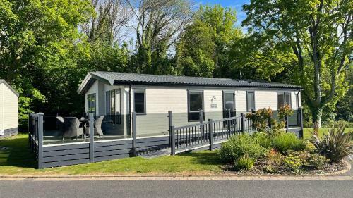 Luxury 2 Bedroom Lodge On Hoburne Devon Bay