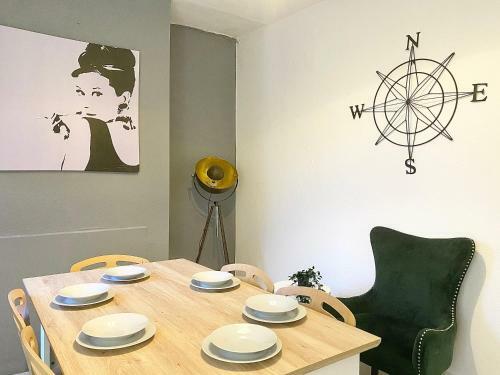 Stylish City Centre Home With Private Garden