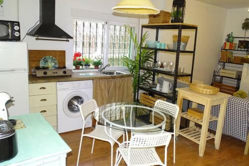 Captivating 1-bed Apartment In Pinos Genil