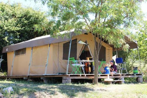 Camping Les Routes De Provence