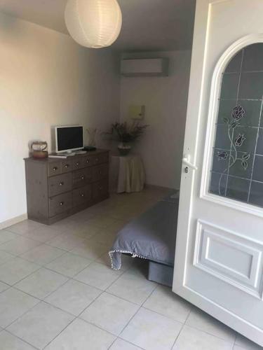 Apartamento Bas De Villa, Calme Proche Toutes Commodit�s.