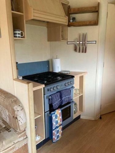 Cosy Quiet Static Caravan Mawgan Porth St Eval