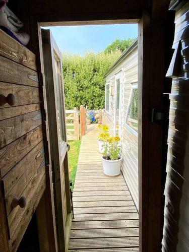 Cosy Quiet Static Caravan Mawgan Porth St Eval