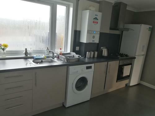Inviting Light And Airy 3-bed Apartment In Wick