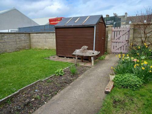 Inviting Light And Airy 3-bed Apartment In Wick