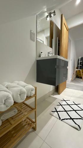 Unique Luxury Detached Apartment In Windsor That Sleeps 4