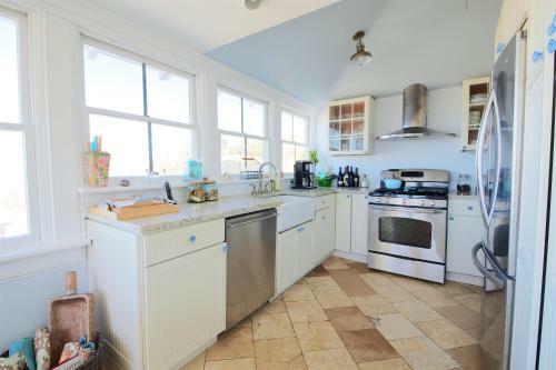 Diana Beach House In Heart Of North Fork Hamptons Private