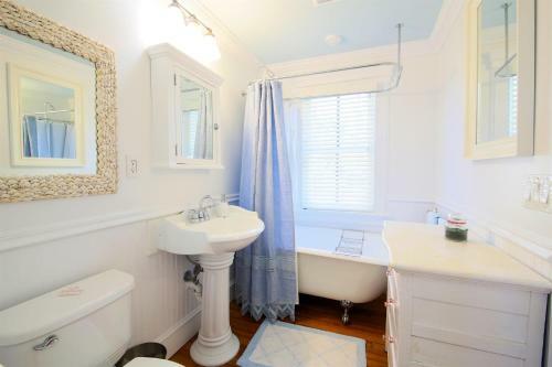 Diana Beach House In Heart Of North Fork Hamptons Private