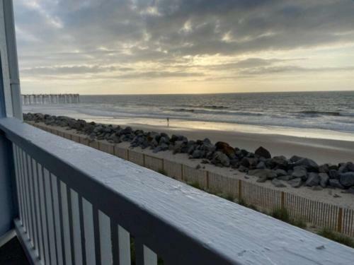 Apartamento The Sea Willow - Beautiful Ocean Views! 2nd Floor - Oceanfront! Condo