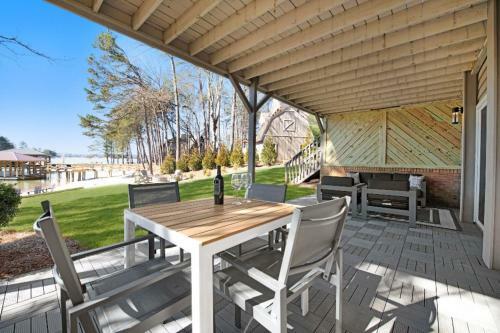 Blarney Bay By Stay Lake Norman