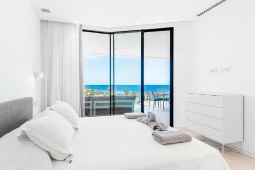 New Luxury Apartment First Sea Line