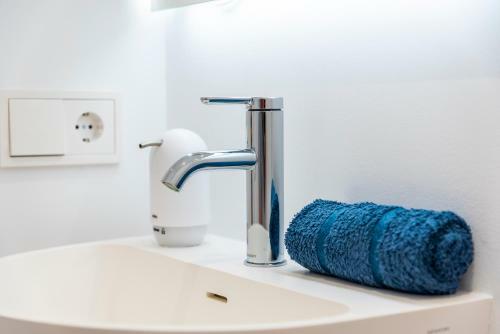 New Luxury Apartment First Sea Line