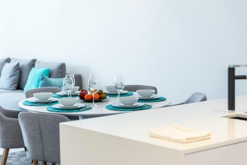 New Luxury Apartment First Sea Line