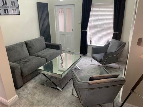 Luxury House, Central Stamford With Parking