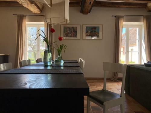 Hostal Maison De Charme Du Bistrot Des �curies