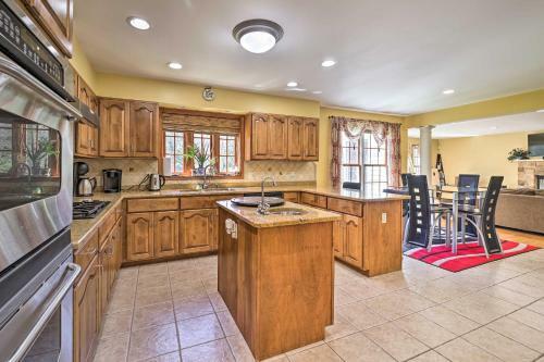 Waterfront Poconos Getaway Game Room And Deck!