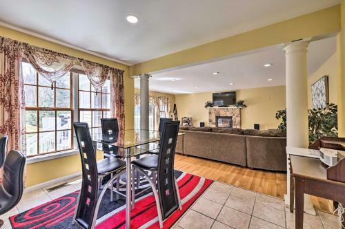 Waterfront Poconos Getaway Game Room And Deck!