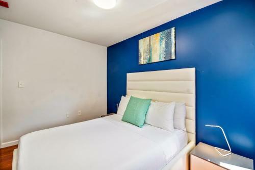 Bright Stylish &great Location 2bd Apartment