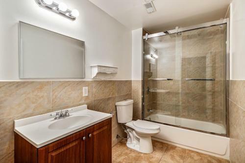 Apartamento Lovely 2bd Apt Steps From The Convention Center