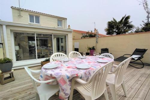 Grande Maison De Vacances Entre Oc�an For�t Et Marais 10 Pers