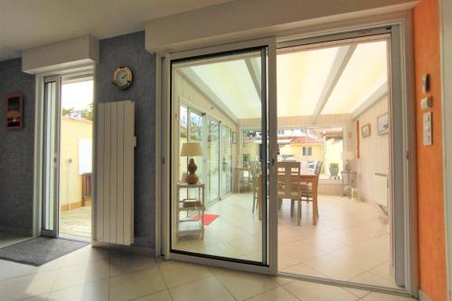 Grande Maison De Vacances Entre Oc�an For�t Et Marais 10 Pers