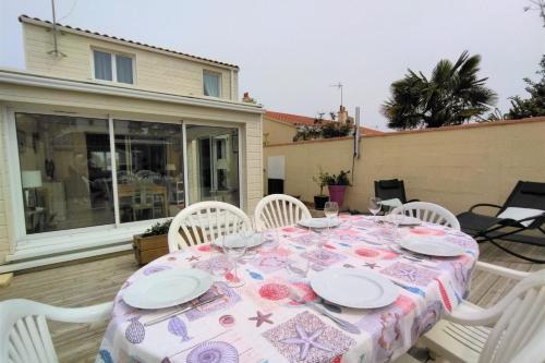 Grande Maison De Vacances Entre Oc�an For�t Et Marais 10 Pers