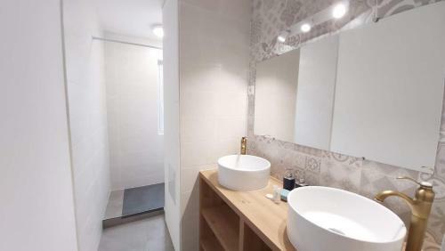 Apartamento Chaleureux, Clair, Balcon, 2sdb, Centre � Pied