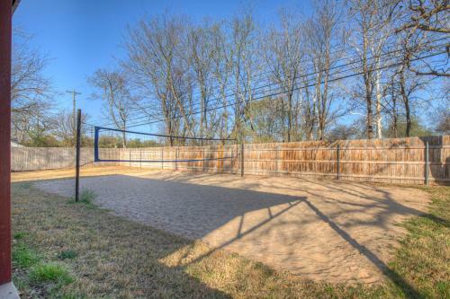 Wow! Haus With Hot Tub, Fire Pit And Games Galore!