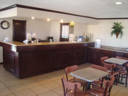 Hotel Navasota Inn