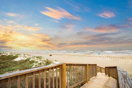 Sunrise Villas 210
