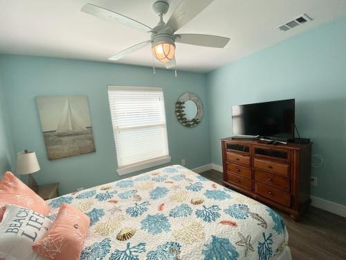 Dive On In And Enjoy Life At The Diving Dolphin! Home