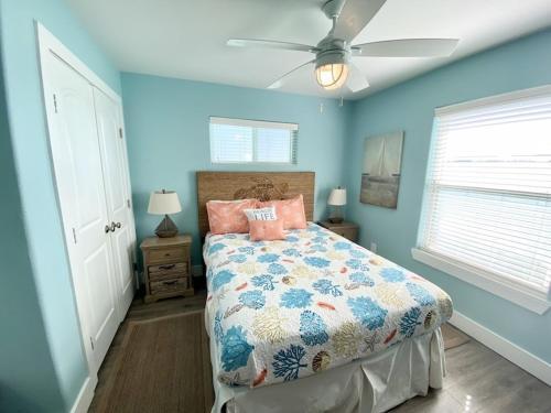 Dive On In And Enjoy Life At The Diving Dolphin! Home