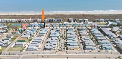 Beautifully Decorated Ocean View Beach House!!! Home